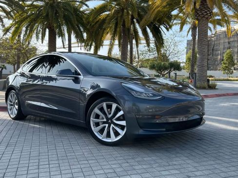 Used 2020 Tesla Model 3 Standard Range Plus RWD image 2