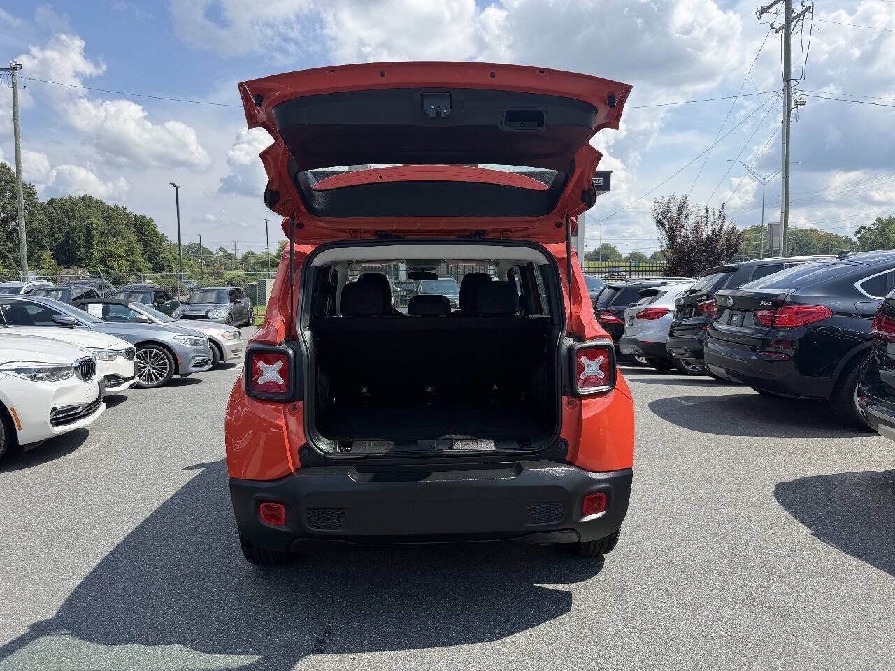 Used 2019 Jeep Renegade Sport FWD image 11