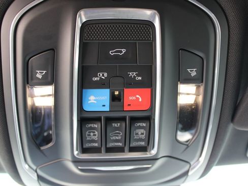 New 2026 Jeep Grand Cherokee Limited w/ Limited Altitude Package AWD/4WD image 21