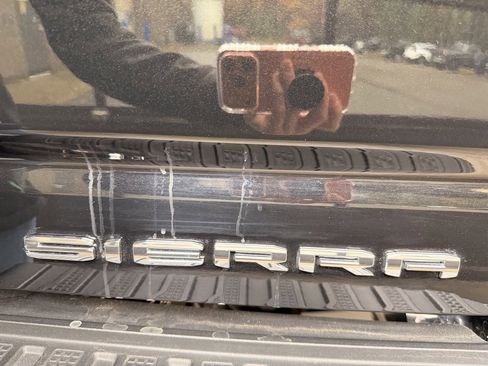 Used 2021 GMC Sierra 3500 Denali w/ Denali Black Diamond Edition image 11