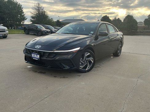 New 2025 Hyundai Elantra Sport image 1