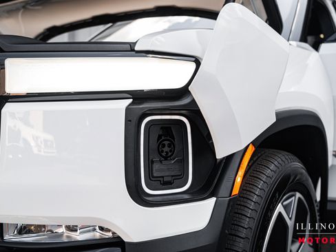 Used 2022 Rivian R1T Adventure image 44