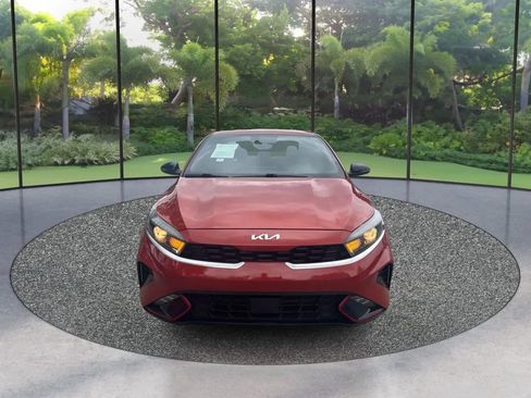Used 2022 Kia Forte GT-Line w/ GT-Line Technology Package FWD image 2