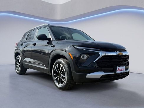 Used 2025 Chevrolet TrailBlazer LT image 7
