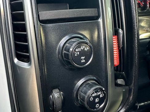 Used 2018 Chevrolet Silverado 1500 LT w/ LT Eassist Package image 34