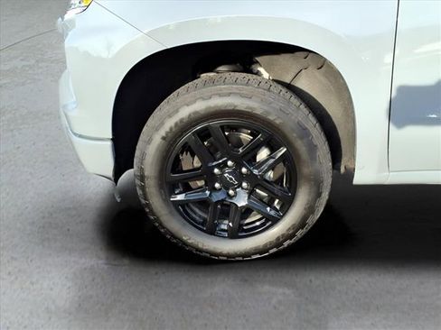 Used 2024 Chevrolet Silverado 1500 RST image 10