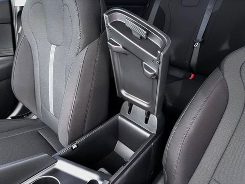 New 2026 Hyundai Elantra SE FWD image 18