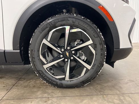 New 2026 Chevrolet Equinox EV LT AWD/4WD image 19