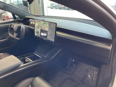 Used 2022 Tesla Model S Plaid image 18