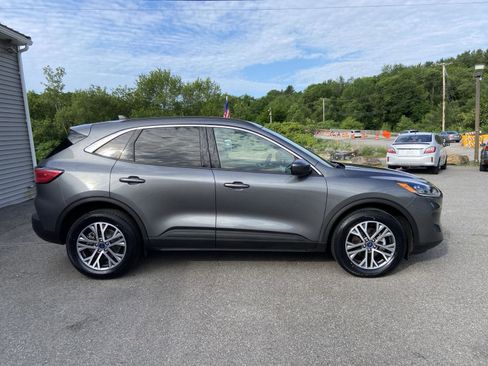 Used 2022 Ford Escape SEL w/ Technology Package image 5