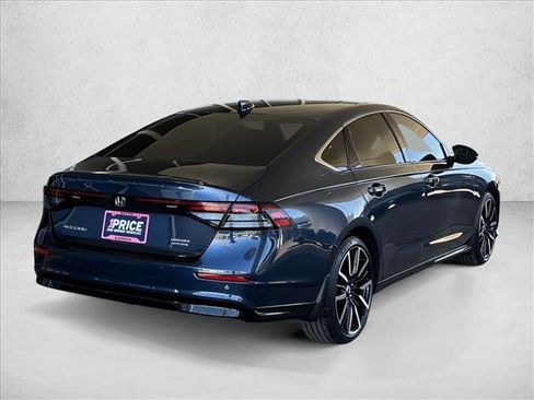 Used 2025 Honda Accord Touring image 6