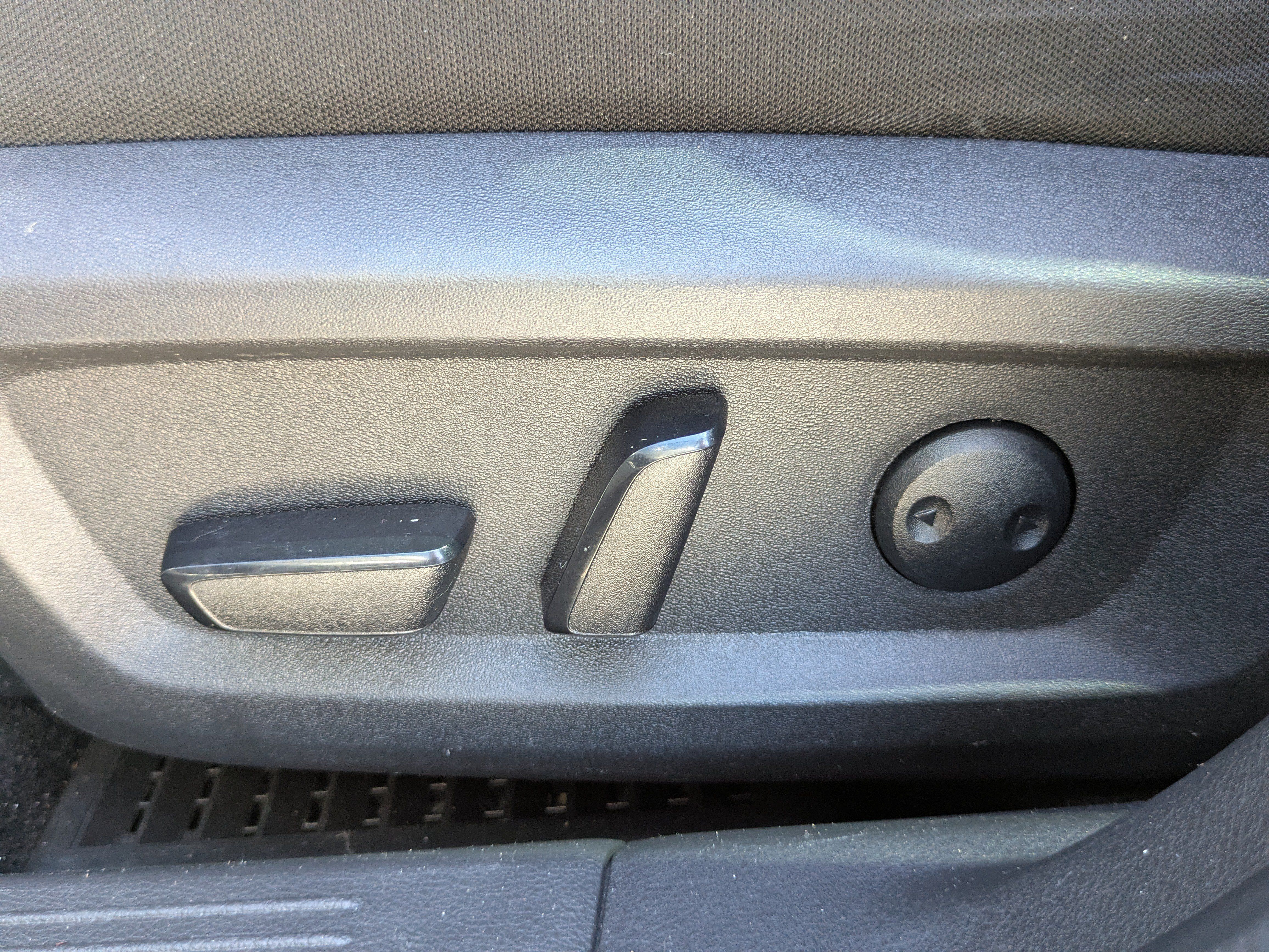 Used 2023 Nissan Rogue SV FWD image 20