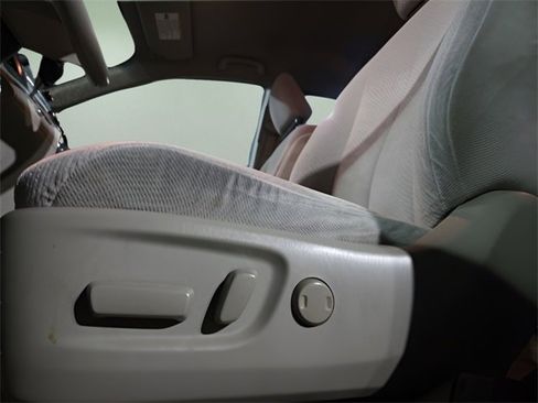 Used 2011 Toyota Sienna LE image 20