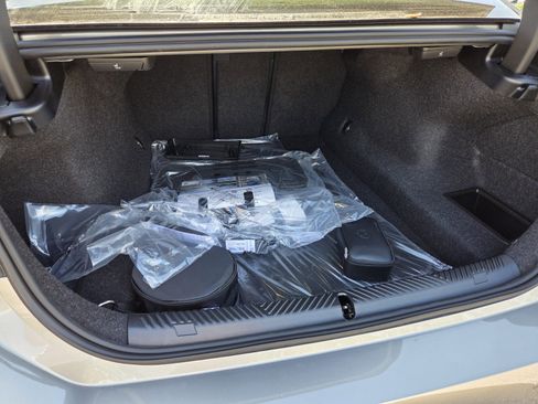 New 2026 BMW 530i xDrive w/ M Sport Package image 15