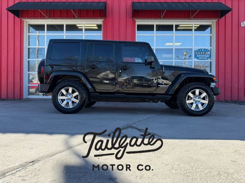 Used 2016 Jeep Wrangler Unlimited Sahara w/ Max Tow Package image 1