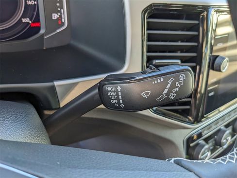 Certified 2023 Volkswagen Atlas SE image 36