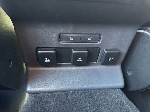 Used 2019 Land Rover Range Rover Velar R-Dynamic SE image 43