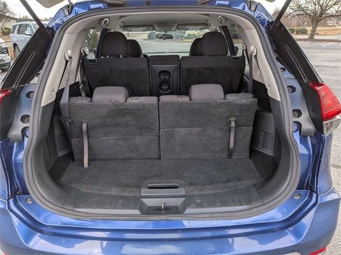 Used 2017 Nissan Rogue SV w/ SV Family Package image 33