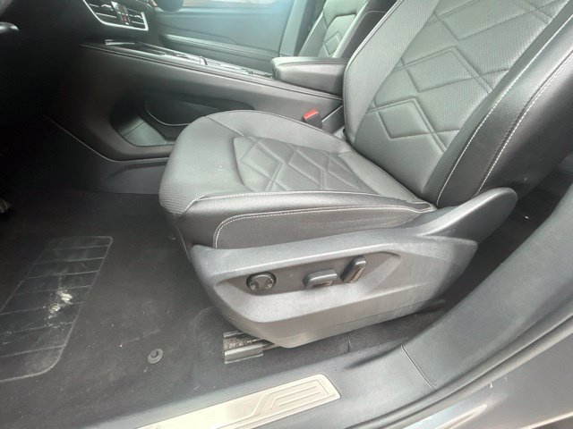 Used 2025 Volkswagen Atlas SE FWD image 23