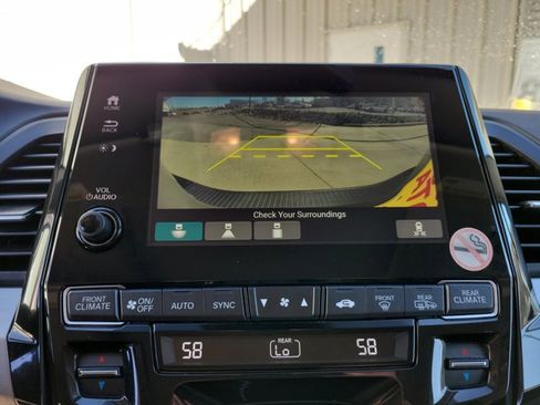 Used 2024 Honda Odyssey EX-L image 17