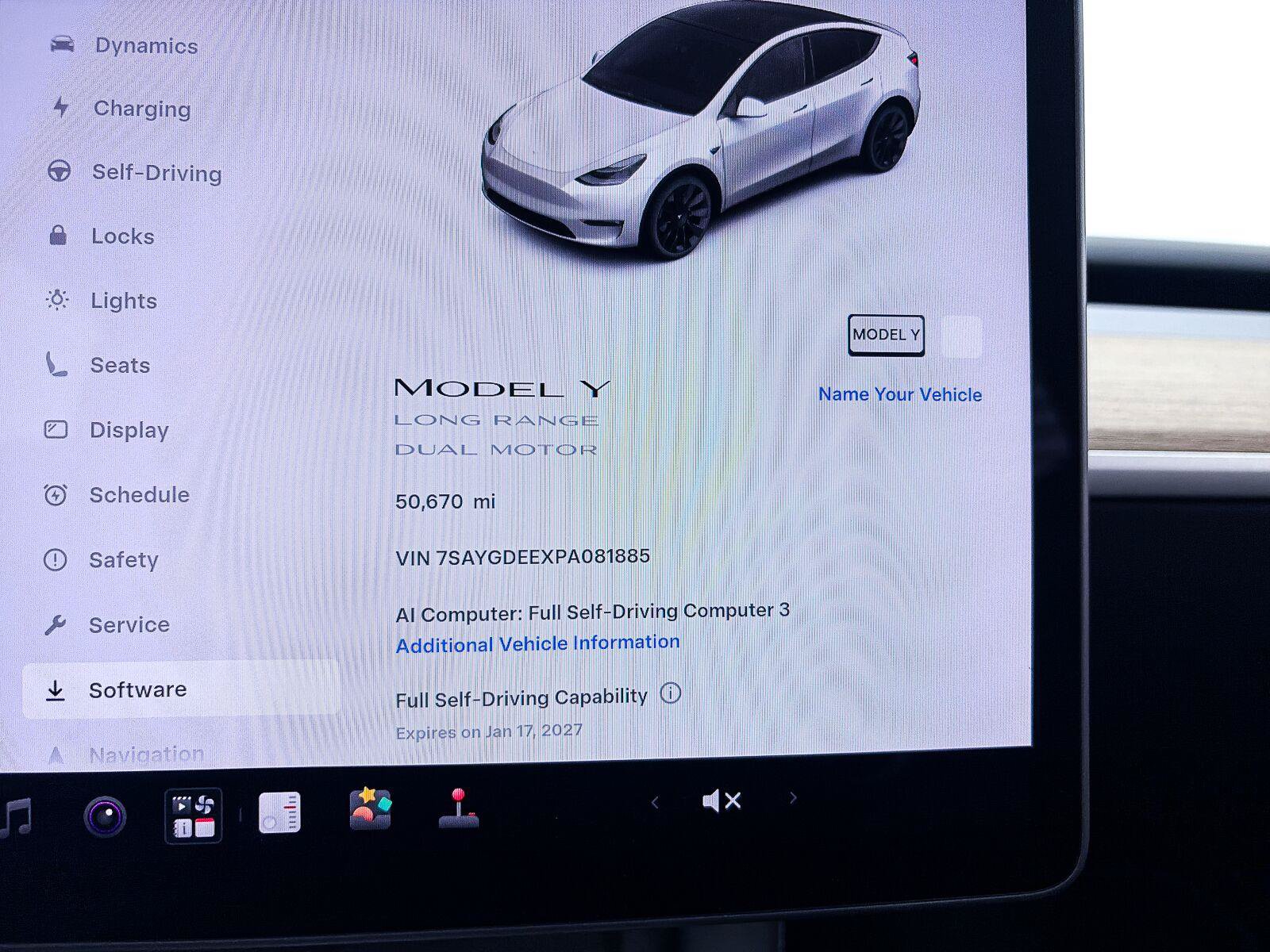 Used 2023 Tesla Model Y Long Range AWD/4WD image 31