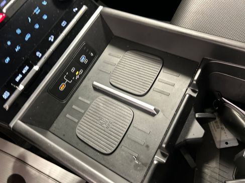 Used 2025 Hyundai Santa Fe SEL image 18