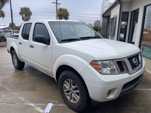 Used 2018 Nissan Frontier SV w/ Value Truck Package image 3