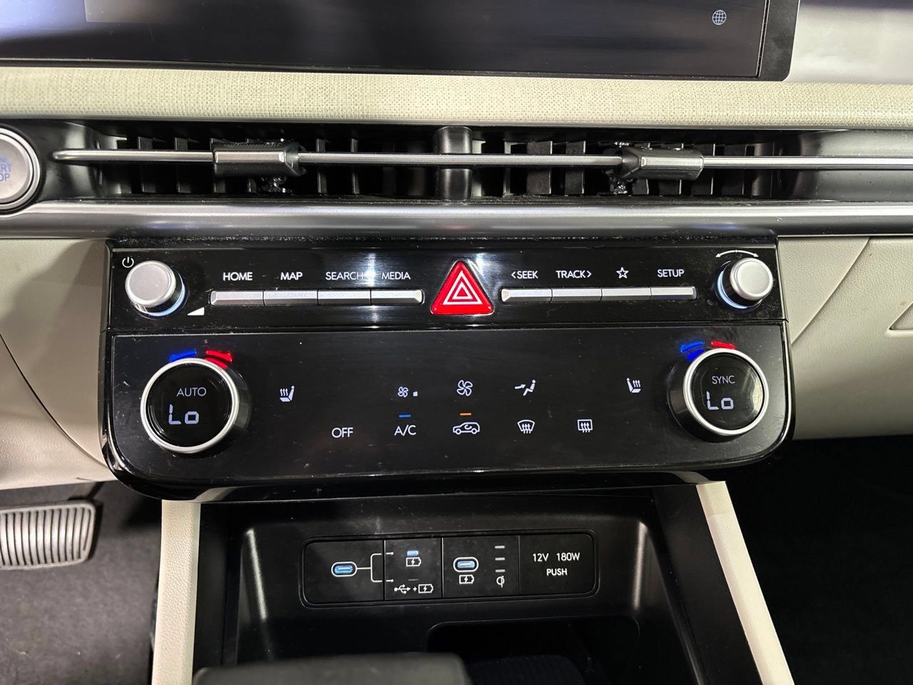 Used 2025 Hyundai Tucson SEL FWD image 21