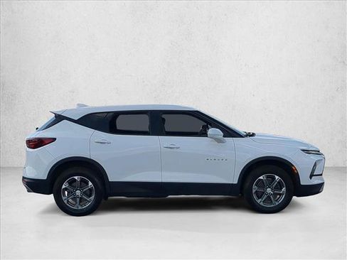 Used 2023 Chevrolet Blazer LT FWD image 4