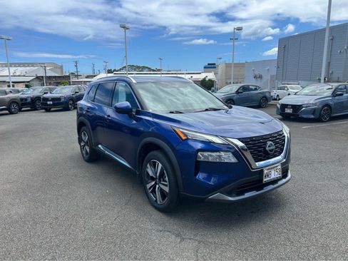 Used 2023 Nissan Rogue SL w/ SL Premium Package FWD image 2