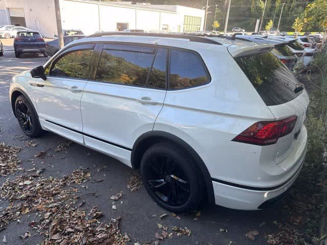 Used 2023 Volkswagen Tiguan SE R-Line AWD/4WD image 7