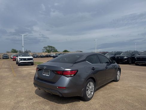 Used 2024 Nissan Sentra S image 21