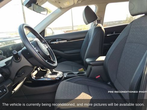 Used 2025 Kia Seltos S FWD image 11