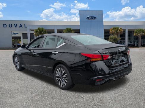 Used 2023 Nissan Altima 2.5 SV image 5