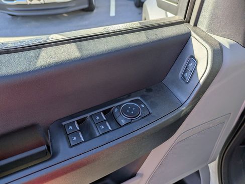 New 2025 Ford F550 4x4 Crew Cab image 15