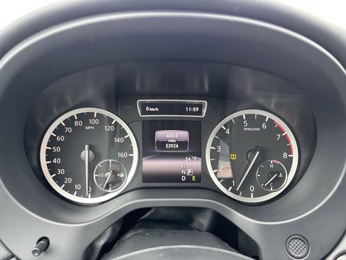 Used 2018 INFINITI QX30 Premium w/ Technology Package image 3