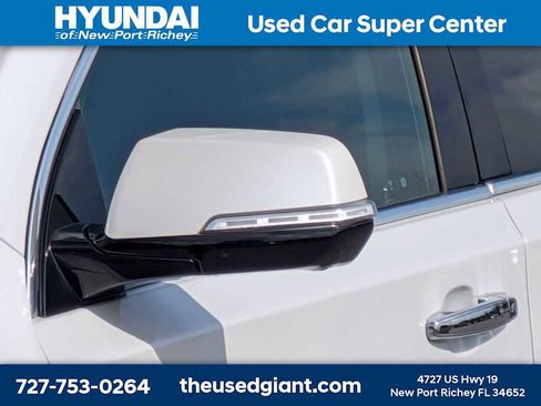 Used 2021 Chevrolet Traverse Premier w/ LPO, Floor Liner Package AWD/4WD image 11