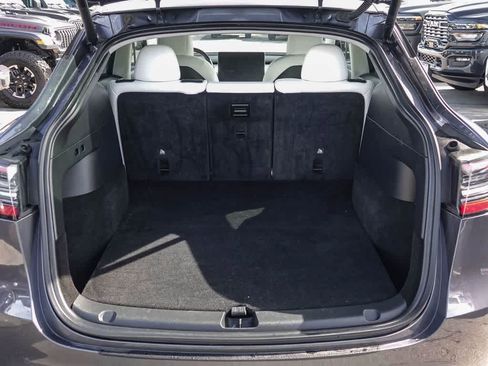 Used 2022 Tesla Model Y Performance image 26