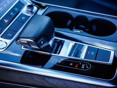 Used 2019 Audi Q8 Premium Plus image 21