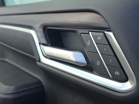 Used 2025 GMC Sierra 1500 SLT w/ SLT Premium Package image 24