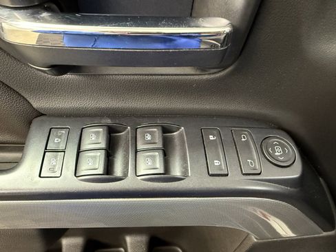 Used 2018 Chevrolet Silverado 1500 LT w/ All Star Edition image 10