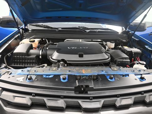 Used 2022 Chevrolet Colorado Z71 AWD/4WD image 12