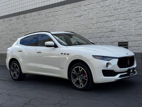 Used 2018 Maserati Levante GranSport image 18