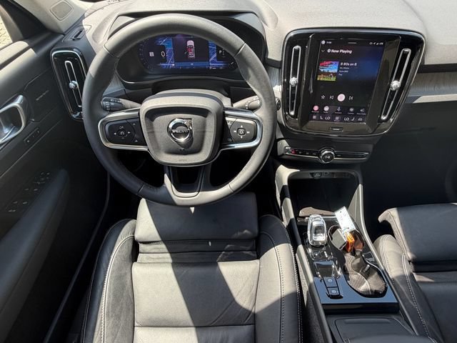 Certified 2024 Volvo XC40 B5 Ultimate w/ Protection Package Premier AWD/4WD image 16