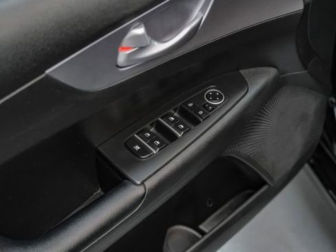 Used 2022 Kia Forte LXS image 34