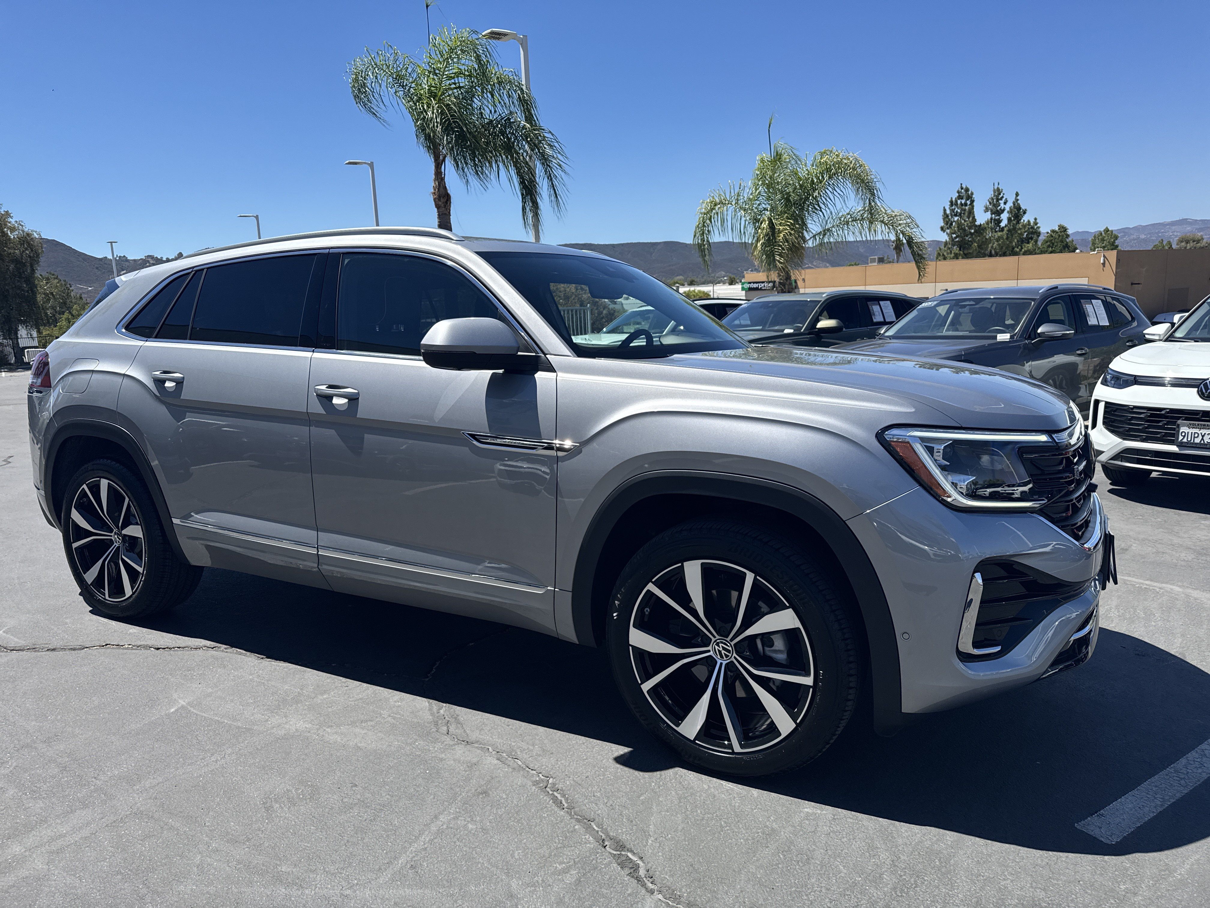 Used 2025 Volkswagen Atlas Cross Sport SEL Premium R-Line AWD/4WD image 2