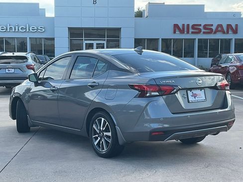Used 2020 Nissan Versa SV FWD image 6