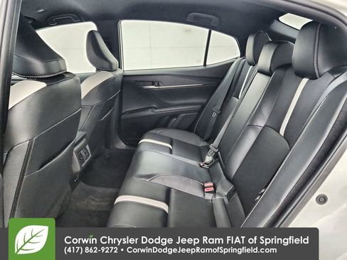 Used 2025 Toyota Camry SE image 31