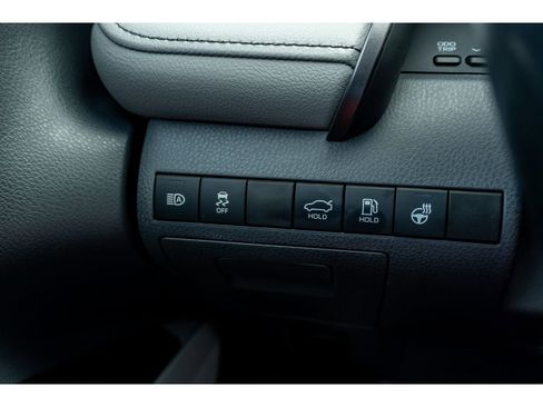 Used 2022 Toyota Camry SE w/ Cold Weather Package FWD image 27