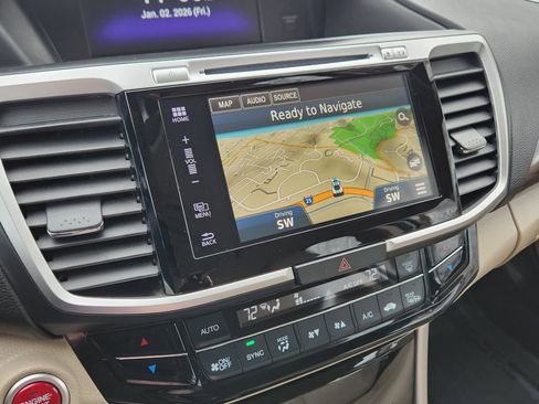 Used 2016 Honda Accord Touring image 7